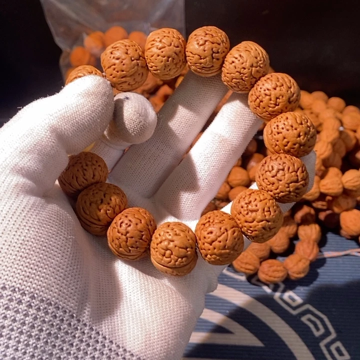 文玩核桃手串……54