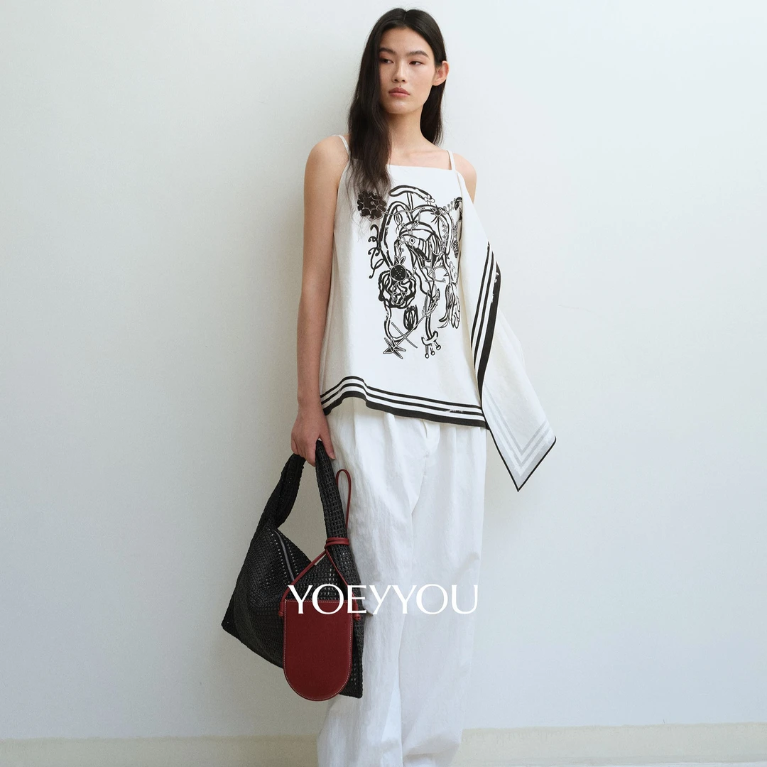 YOEYYOU 25春夏 20600 黑白印花不对称上衣国风宽松