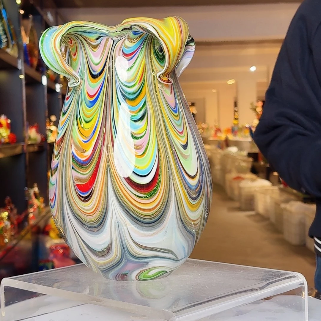 琉璃手工艺品琉璃岛上有个叫金毛