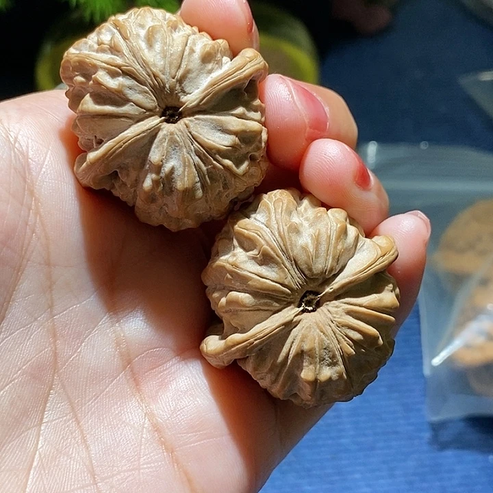 劳***海吊坠文玩核桃石门