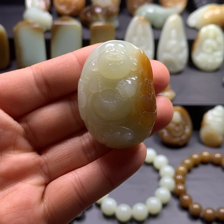 和田玉（糖玉）颈饰未镶嵌慧