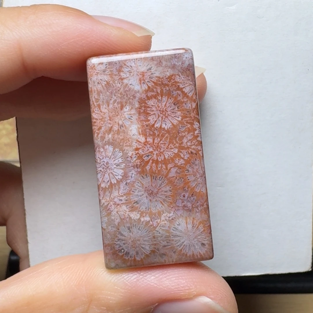 硅化玉有点闪的紫红花未镶嵌