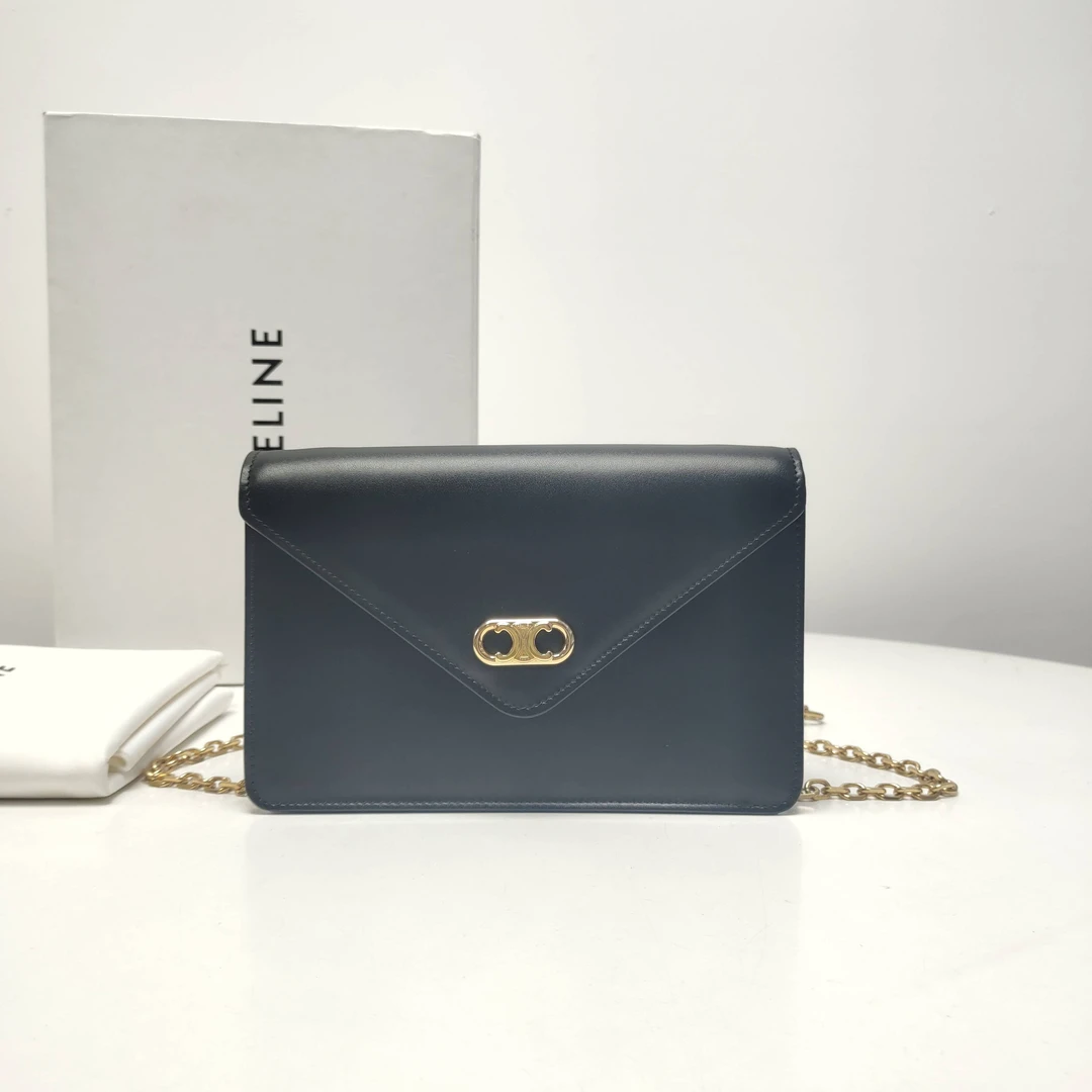 95新 Celine/思琳 玺越奢品赛琳黑金扣链条包 HBQA500
