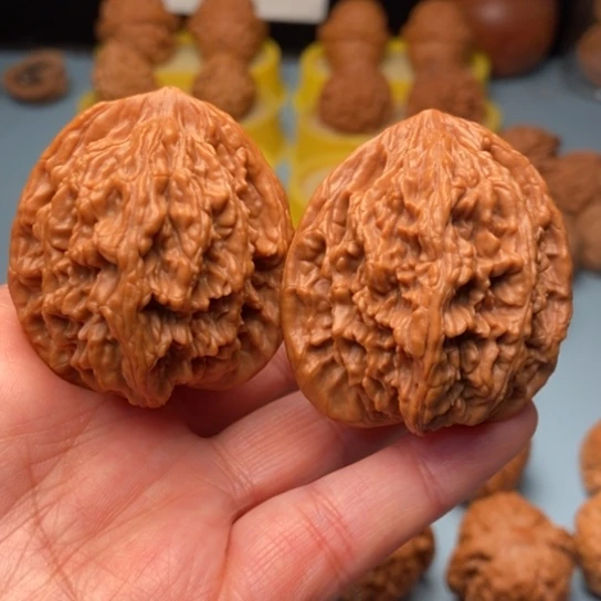 文玩核桃吊坠麦虎全品精对 42.5