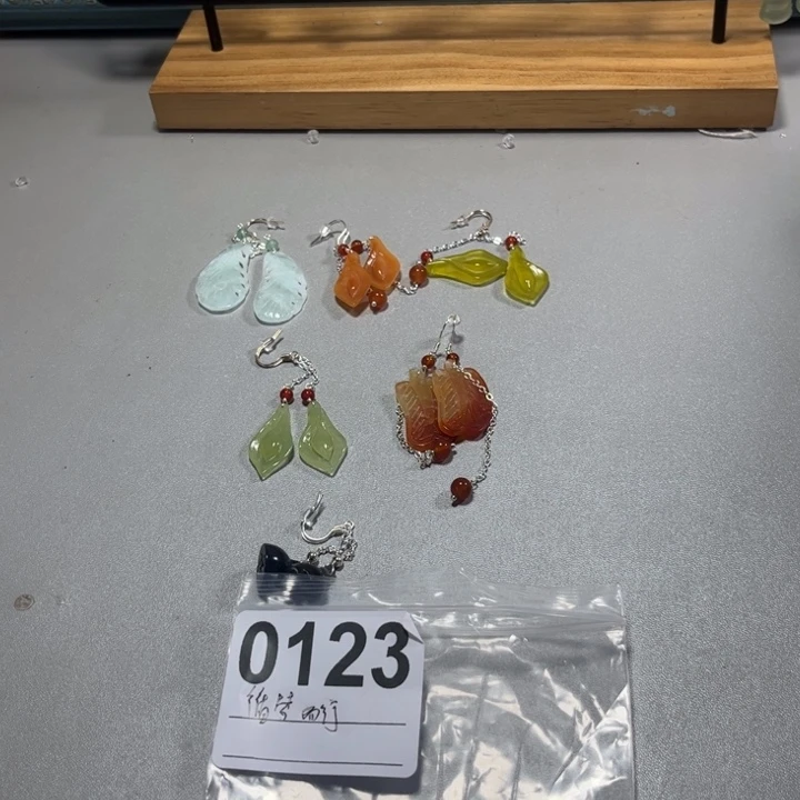 蛇纹石玉合金耳饰循****生