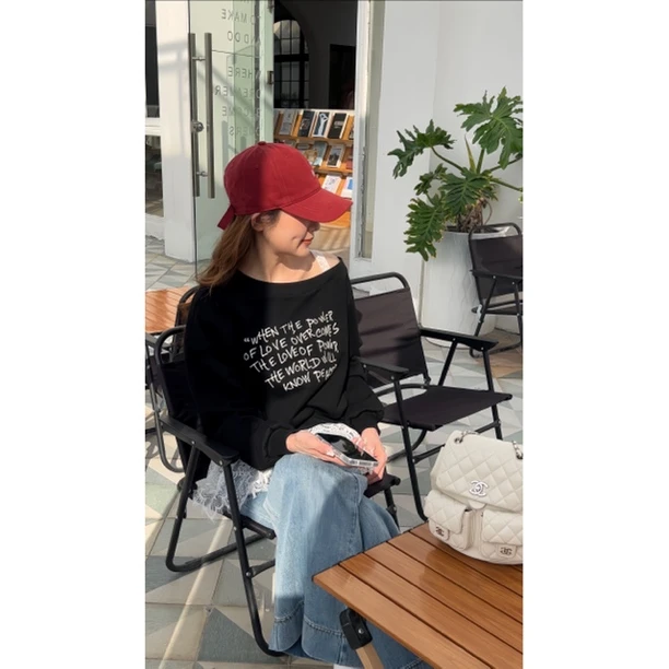 东大门韩系新款蕾丝拼接假两件字母百搭休闲设计感露肩上衣2444