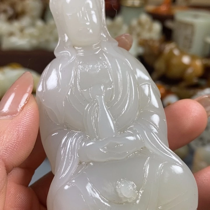 和田玉未镶嵌颈饰小*哥