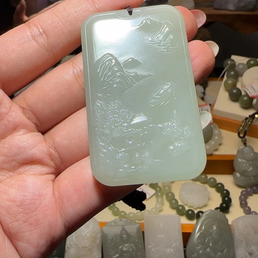 黄***白颈饰未镶嵌和田玉