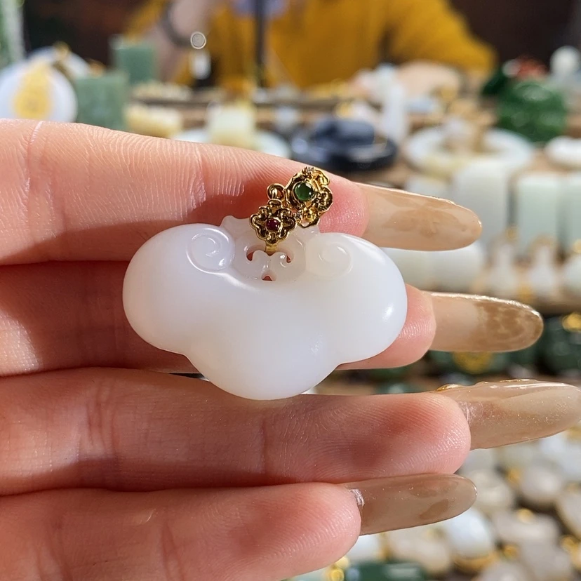 【闪购商品】和田玉吊坠18K金镶嵌