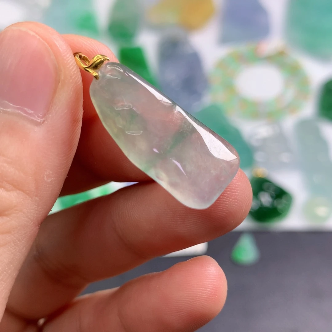 【闪购商品】颈饰18K金镶嵌翡翠