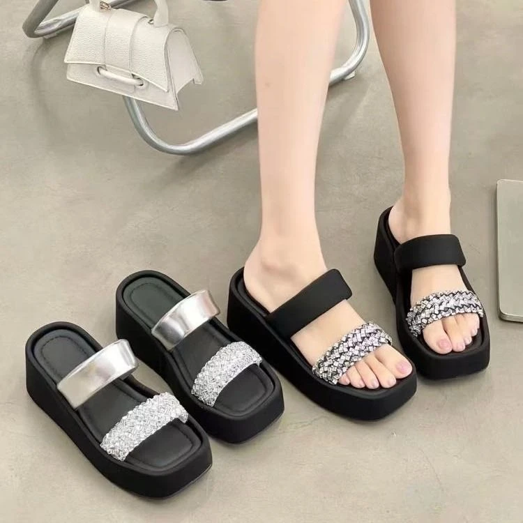 新款厚底潮流时尚拖鞋60055