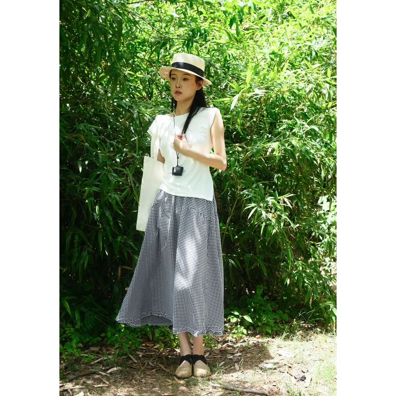 百武西“极简主义”法式设计感无袖T恤格纹半裙佰搭两件套装8730