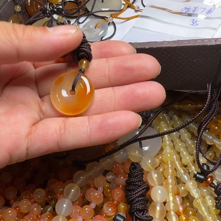 玛瑙/玉髓颈饰合金?****130