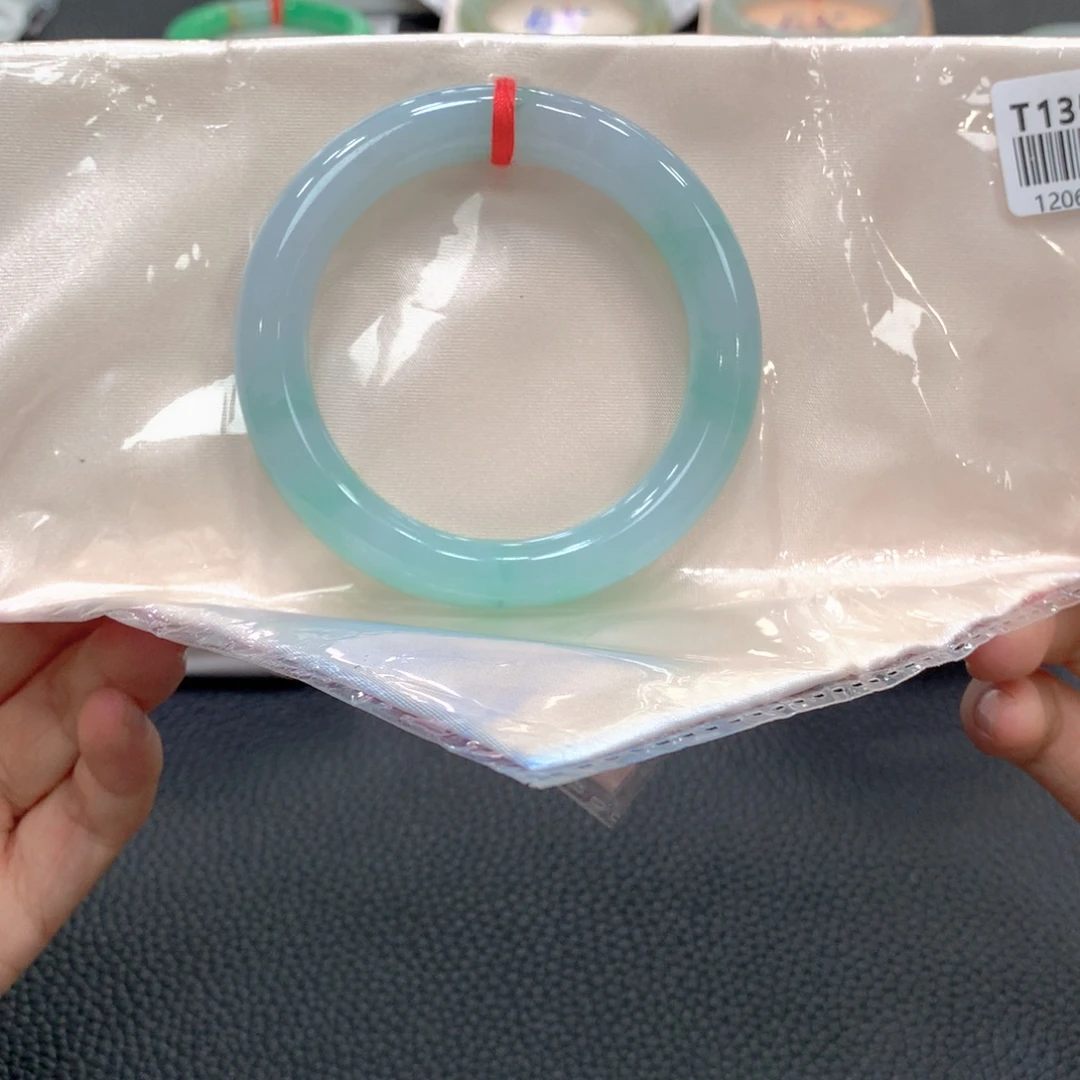 翡翠未镶嵌手镯30