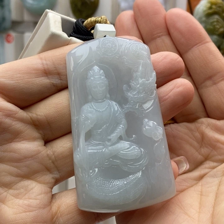 翡翠颈饰未镶嵌观音