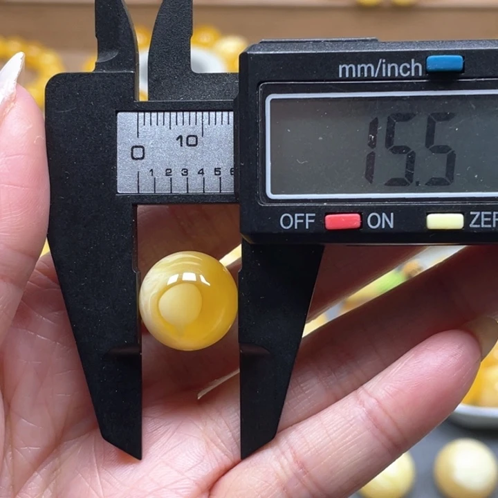 秋***语未镶嵌琥珀裸石天然