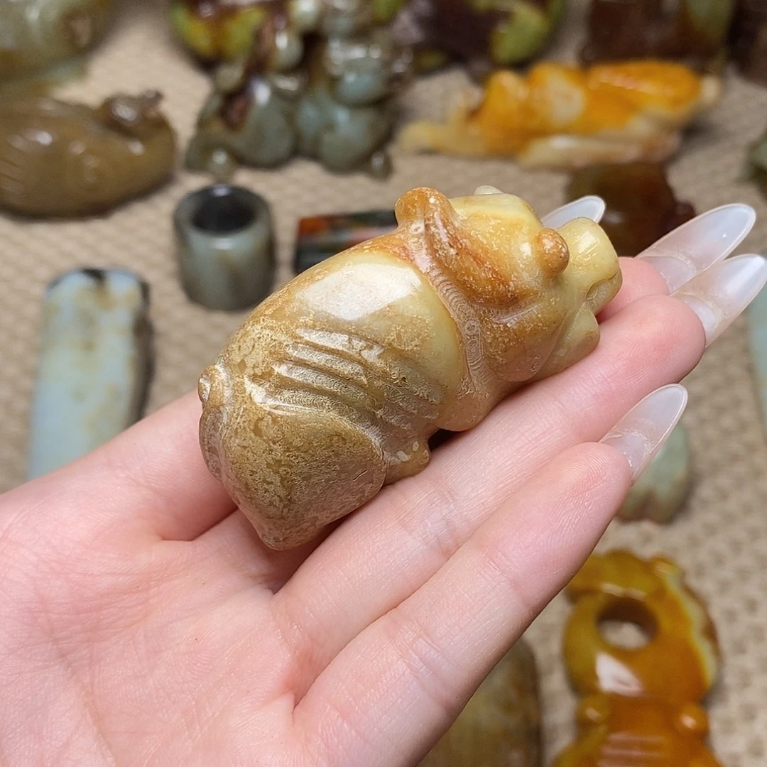 未镶嵌蛇纹石玉颈饰