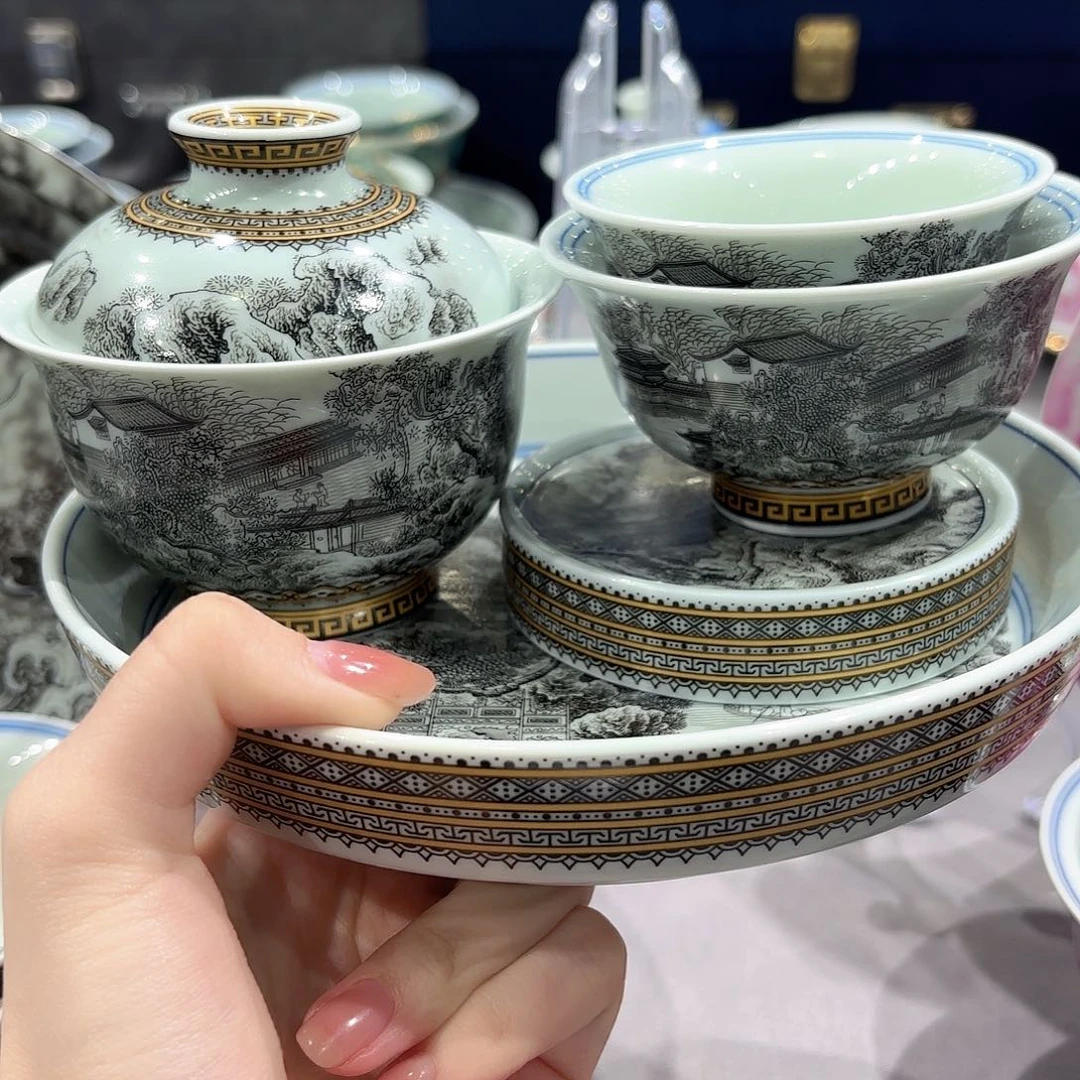 瓷片景德镇瓷器精品陈列