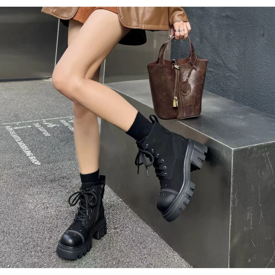 C2531  黑色 时尚秋冬粗跟圆头中筒靴  马丁靴