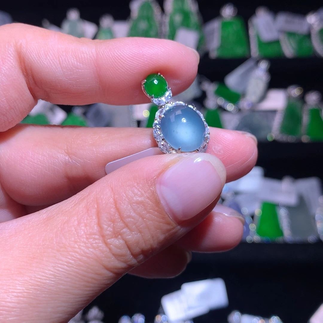 【闪购商品】颈饰银S925镶嵌翡翠