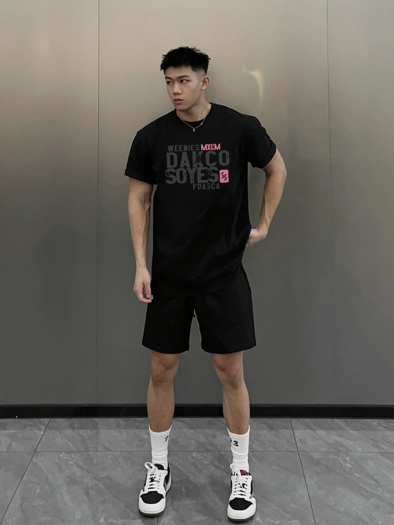 特大码300斤潮牌短袖t恤字母印花纯棉体恤2025新款美式设计感上衣