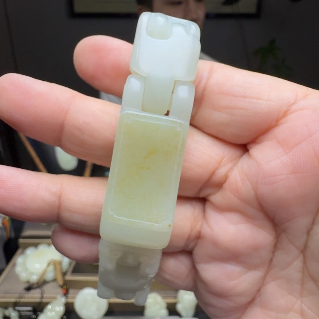 和田玉未镶嵌挂件天*飞