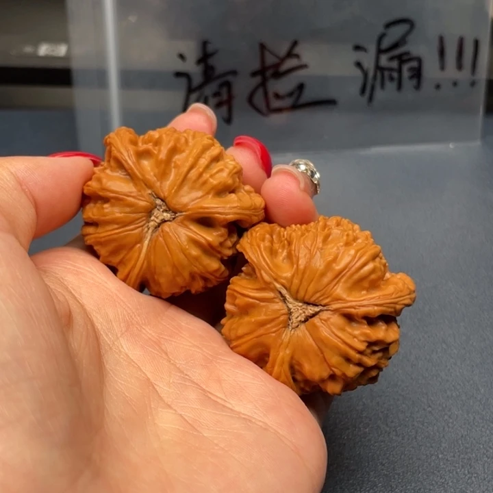 呆***呆文玩核桃吊坠白狮子