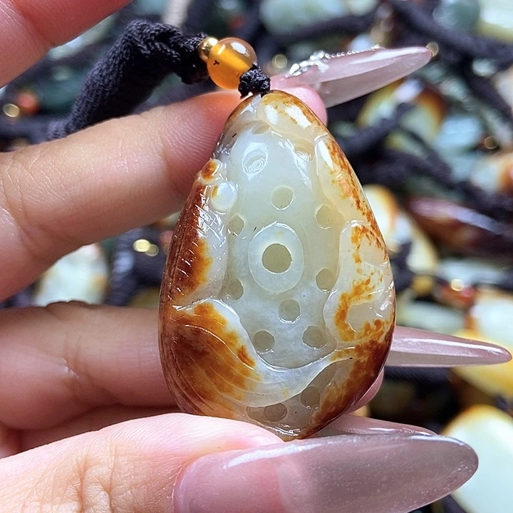 和田玉颈饰未镶嵌