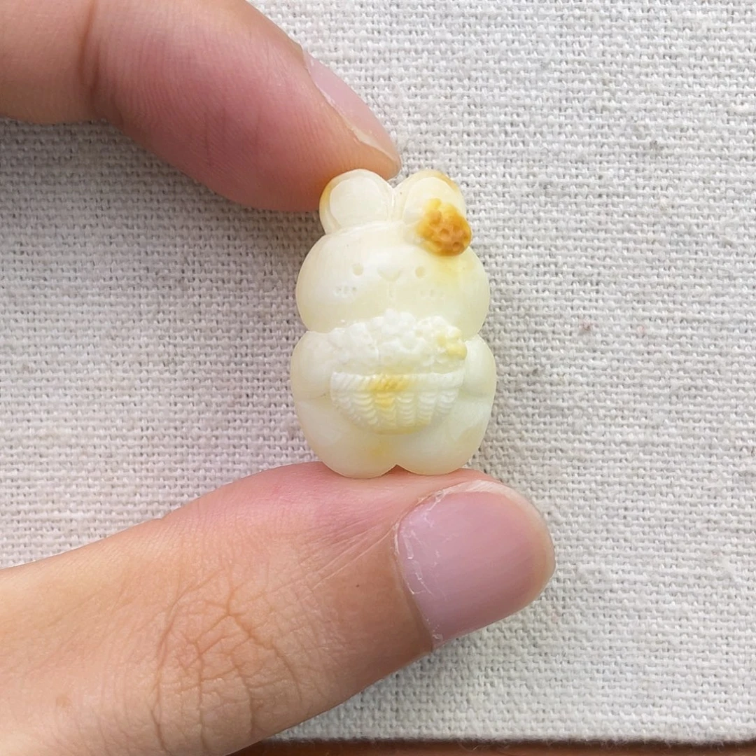 琥珀未镶嵌珠宝奇石兔兔