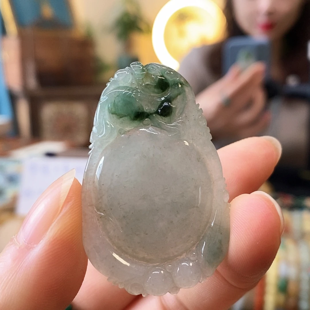 翡翠挂件未镶嵌翡翠挂件