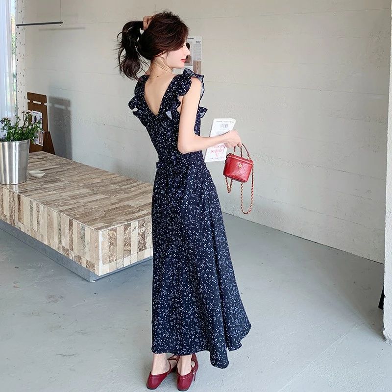 法式纯欲风修身显瘦连衣裙女2025夏季新款气质方领小飞袖碎花长裙