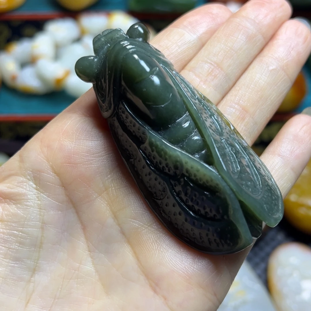 和田玉未镶嵌把件