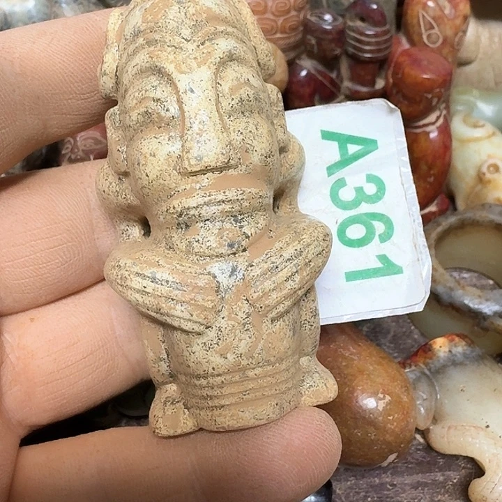 蛇纹石玉颈饰未镶嵌流*-