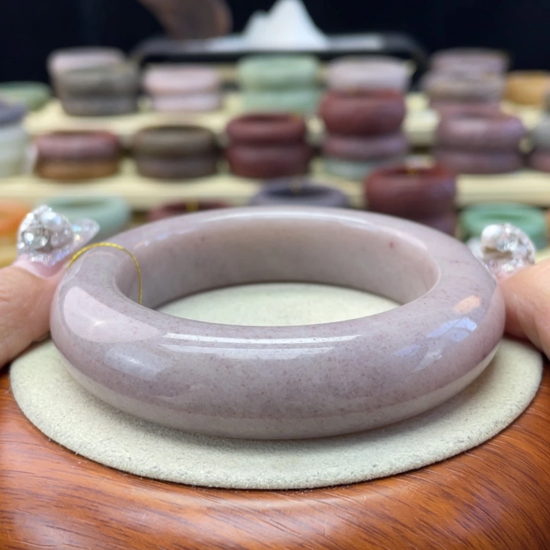 【闪购商品】石英质玉手镯未镶嵌鑫****部