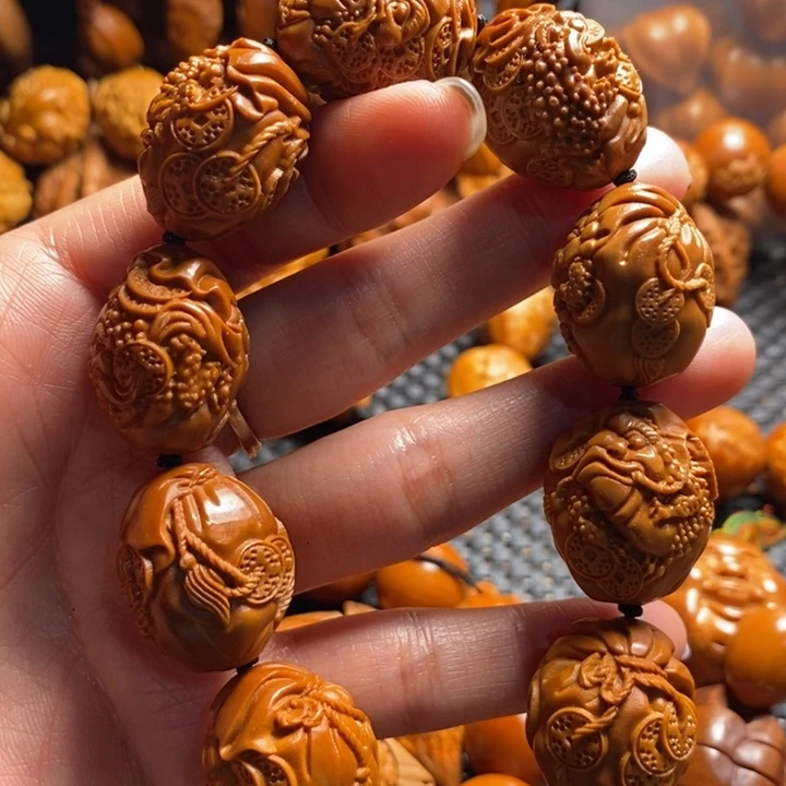 吊坠橄榄核钱袋金蟾