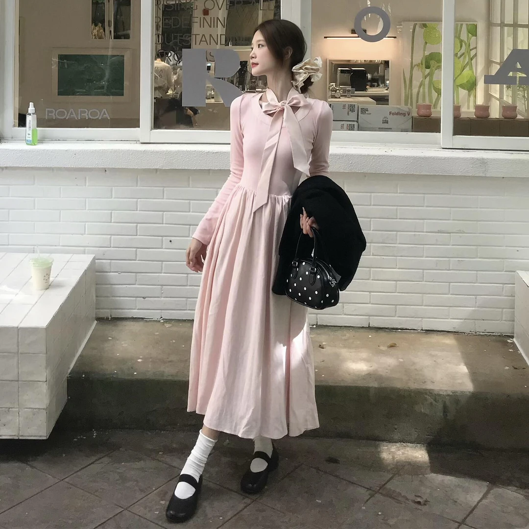韩系温柔风粉色长袖连衣裙子女秋季2025新款巨好看的早秋穿搭长裙