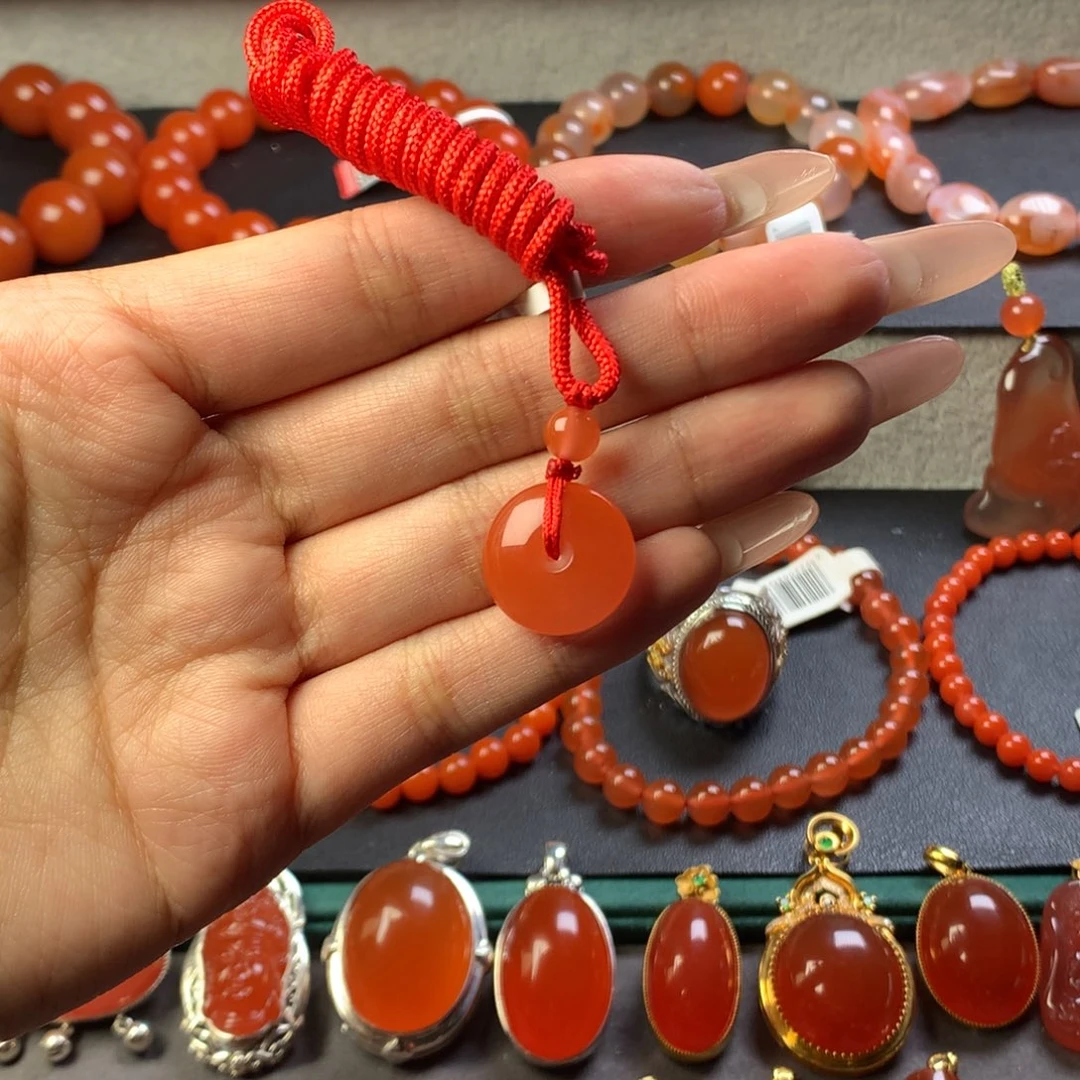 南红玛瑙未镶嵌吊坠(赠链)