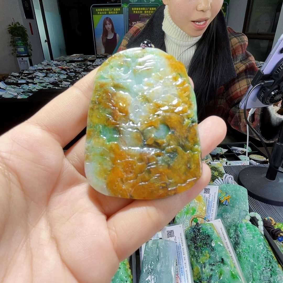 颈饰未镶嵌翡翠一