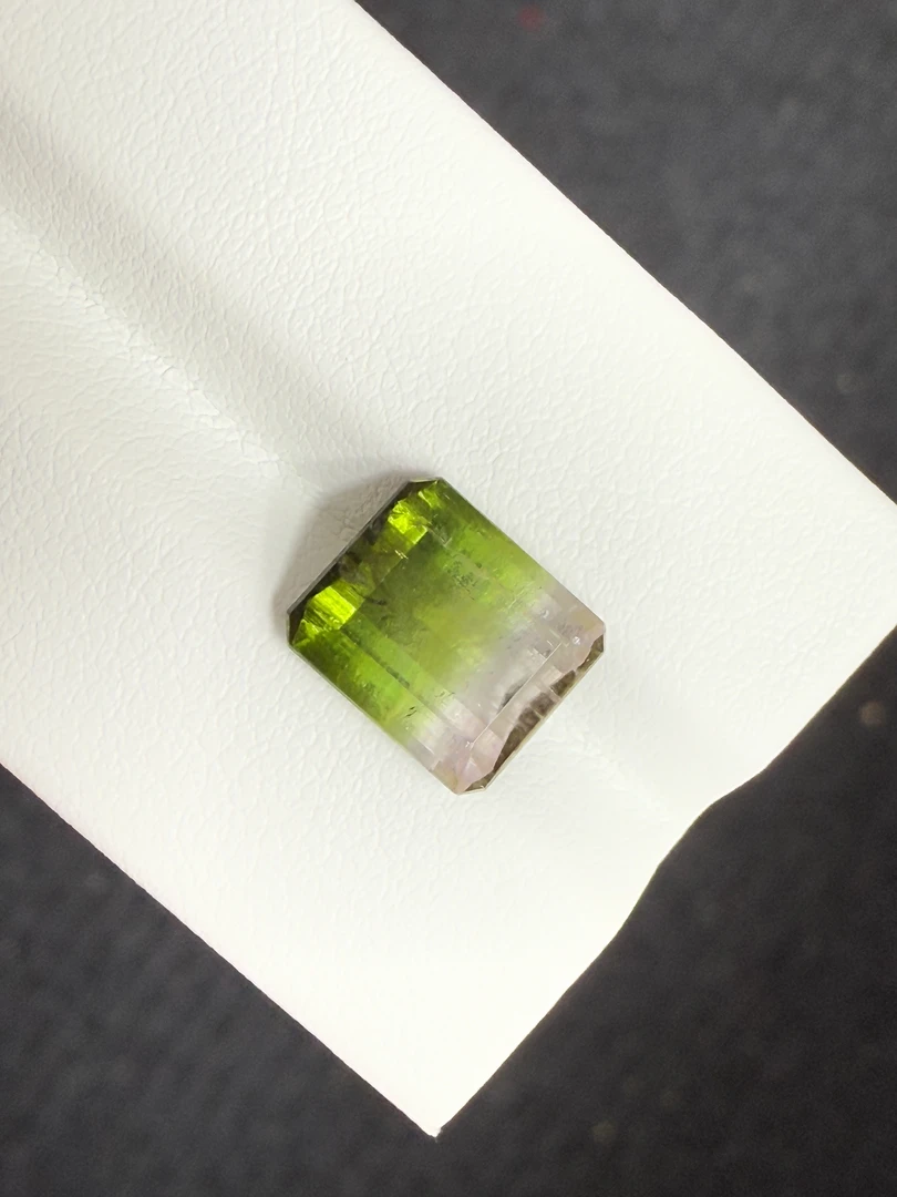 4.185ct天然老料西瓜碧玺裸石，色彩分明，颜色美艳 ，晶体通透，微棉