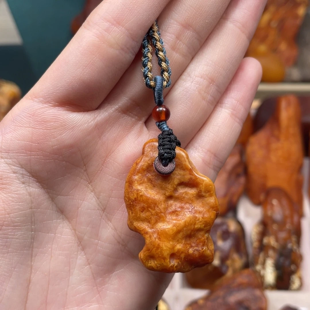 琥珀珠宝奇石未镶嵌