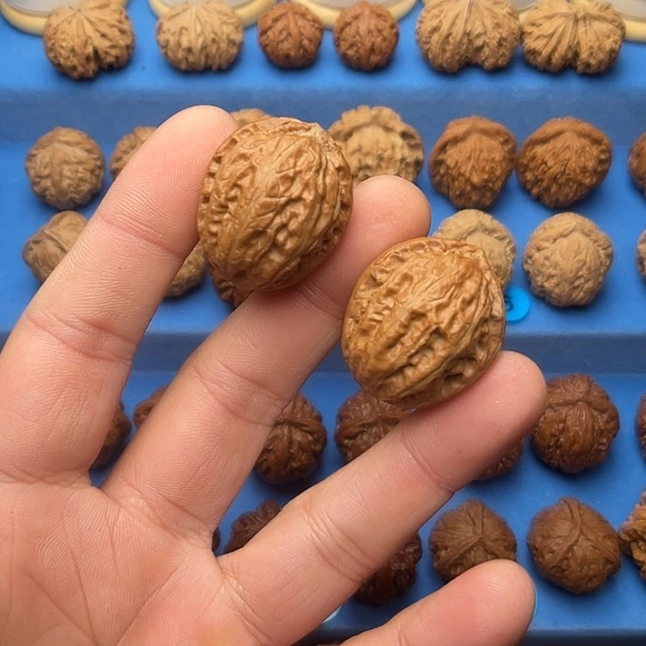 文玩核桃把件小金蛋