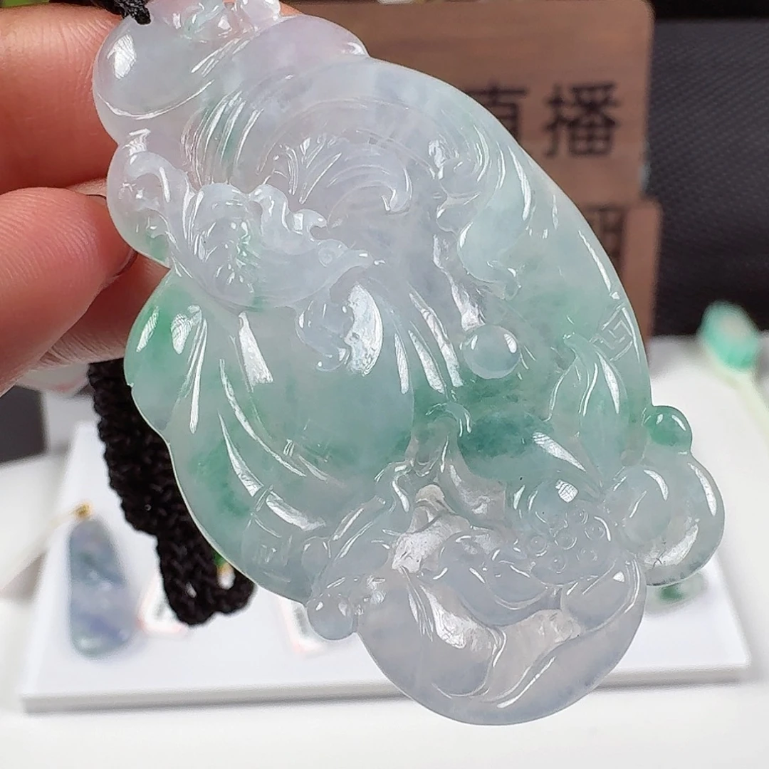 翡翠未镶嵌颈饰11