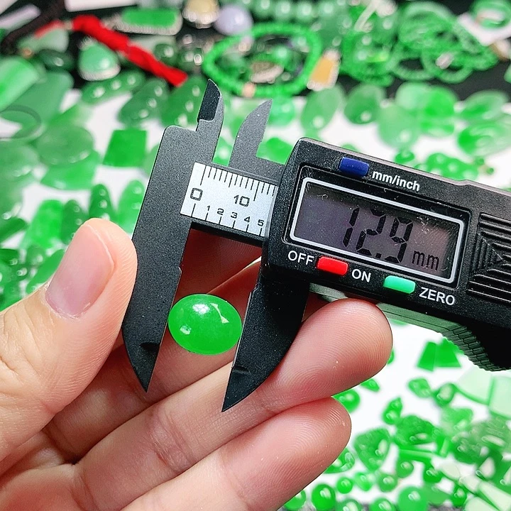 翡翠未镶嵌颈饰浩****¹翡翠12.9*10.4*4.9