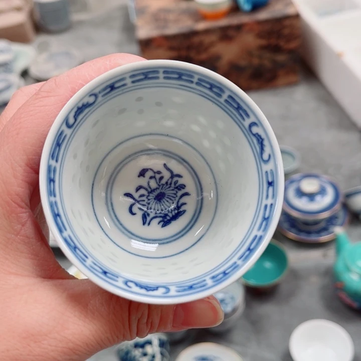 青花玲珑兰花二缸中