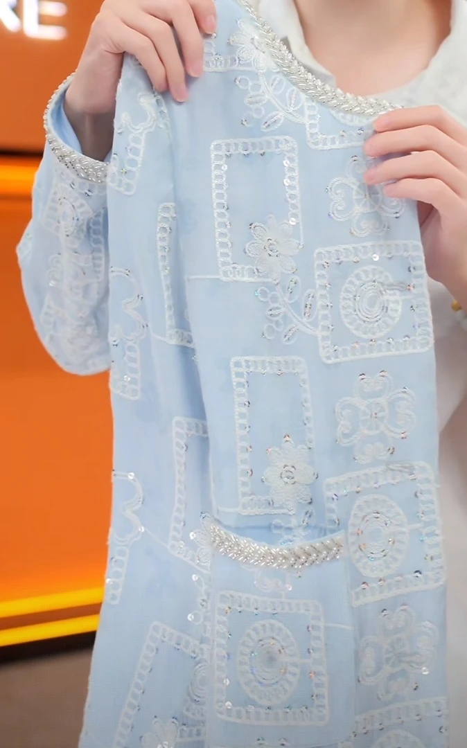 LK-2025高气质轻奢亮片刺绣薄款小香外套