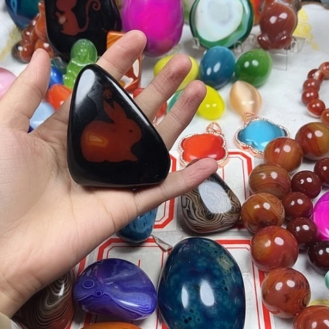 玛瑙/玉髓颈饰未镶嵌