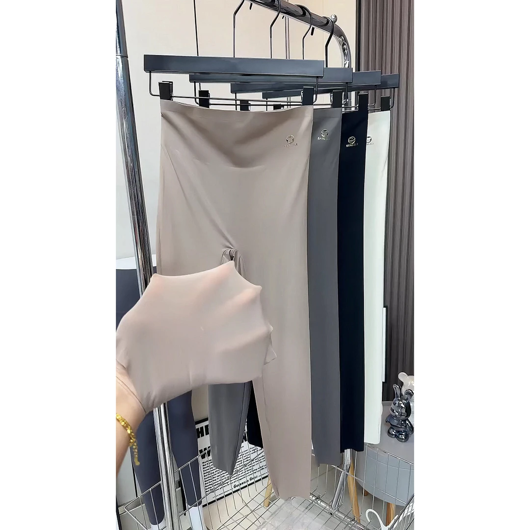 小熊高弹轻薄裸感瑜伽奶皮裤冰感鸡蛋面膜女士超薄遮肉瑜伽裤收腹