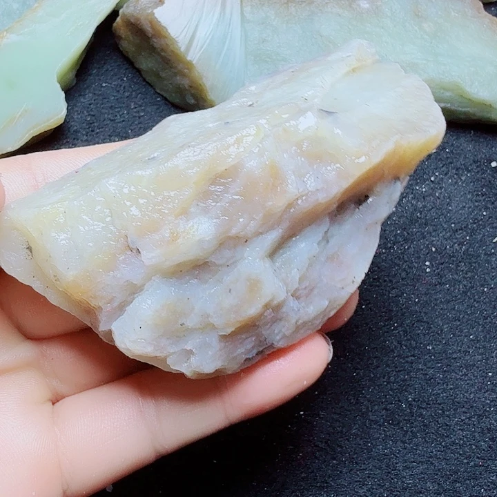 未镶嵌和田玉（糖玉）珠宝半成品