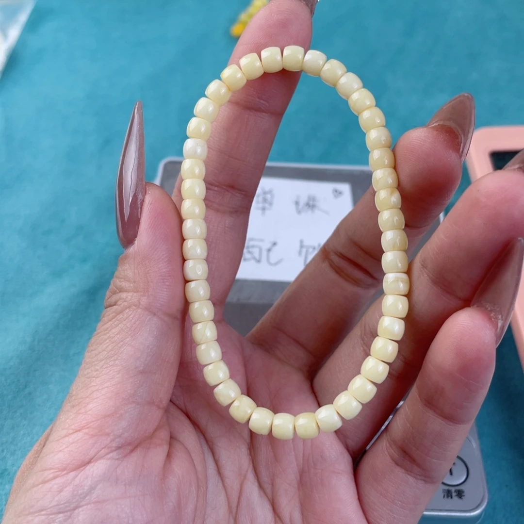 蜜蜡裸石未镶嵌蜜蜡95