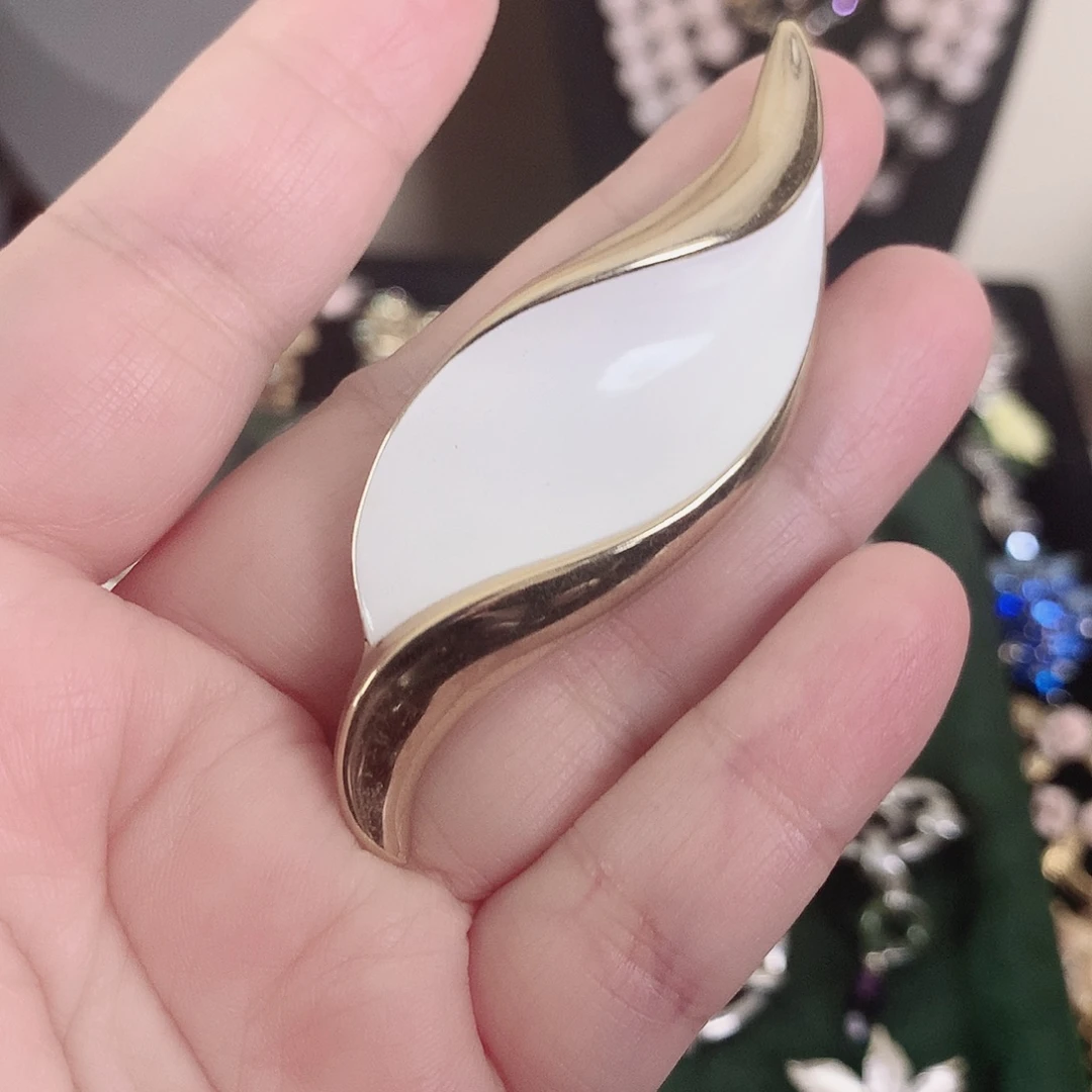 合金翠家珐琅胸针